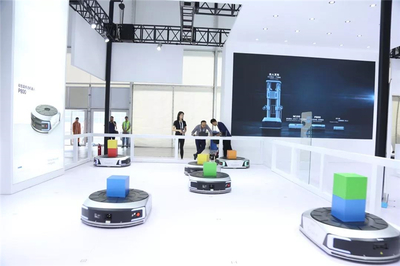 世界機器人大會亮點 | 探秘《北京新聞》亮相的物流機器人，解鎖北京智慧物流新圖景